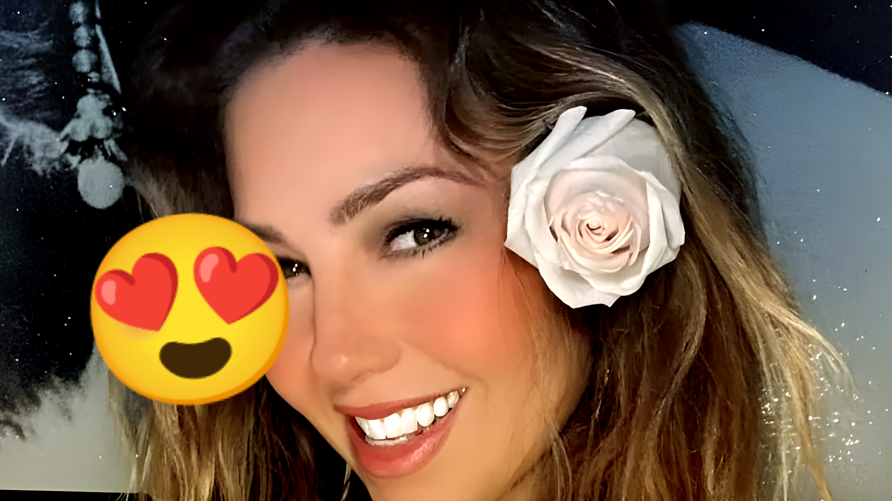 Thalía a 53 anni sfida le convenzioni: il suo look estremo non passa inosservato